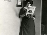 Feme portant une jupe en 1911 . jpg.jpg